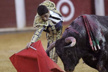 El matador leonés Javier Castaño, ayer en la plaza del Paseo de Zorrilla.