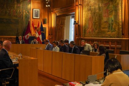 Pleno de la Diputación de León celebrado hoy. MIGUEL F. B.