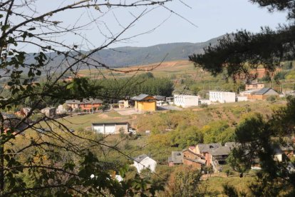 Vista general de Arganza, donde piden un proceso de concentración parcelaria. L. DE LA MATA