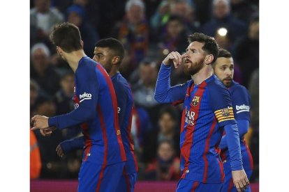 Leo Messi celebra el primer gol frente al Celta. ALEJANDRO GARCÍA