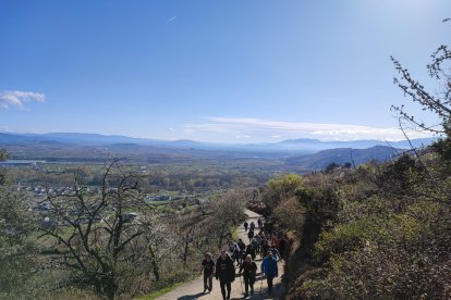 Participantes en la Ruta por la Calidad del Bierzo en Corullón.