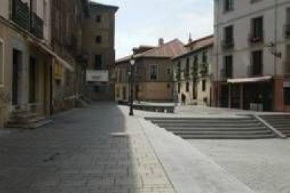 Plaza de Don Gutierre, uno de los lugares donde estará instalado el mercado de antigüedades