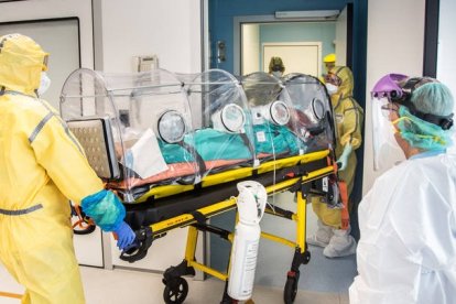 El primer paciente, un cazador de 49 años, sigue estable y asilado en el Hospital Universitario de San Sebastián. FOTO IREKIA