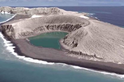 Una nueva isla del Pacífico se está formando a partir de ceniza en Tonga.