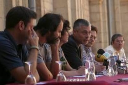 Iván Alonso, Héctor Silveiro, Belén Fernández, Bieito Alonso, Xavier Lago, durante el encuentro