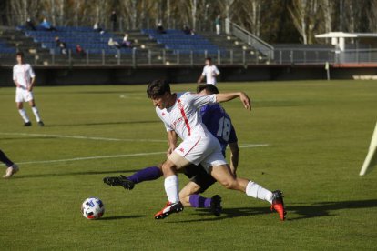 Partido de fútbol de 3ª división Júpiter - La Bañeza FC. Otero Perandones.