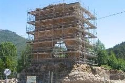 La obras para recuperar la torre de Tovar de Boca de Huergano se han iniciado hace unos días