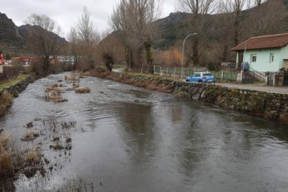 El Bernesga a su paso por Ventosilla. MEDINA