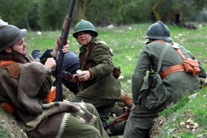 Recreación de una trinchera republicana en el último combate de la batalla del Ebro, en La Fatarella.