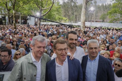 Feijóo, (c) participa en la romería organizada por el partido en Galicia. LAVANDEIRA JR