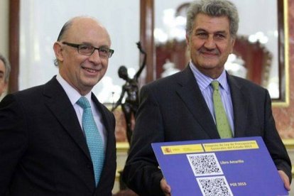 Jesús Posada junto al ministro Montoro.