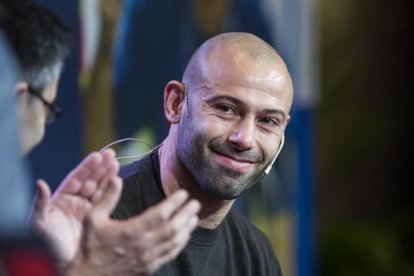 Mascherano, en un momento de la rueda de prensa de despedida en el Auditori 1899 del Camp Nou.