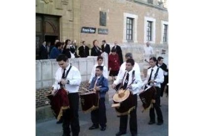 Un momento del desfile, celebrado ayer tarde en Valderas