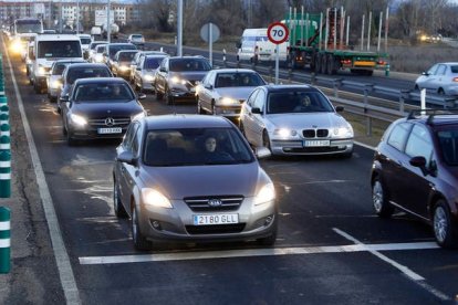 Las retenciones en esta carretera son habituales. RAMIRO