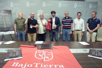 Imagen de la presentación del festival ‘Bajo Tierra, Arte de lo Mínimo’ ayer en la Diputación. CAMPILLO