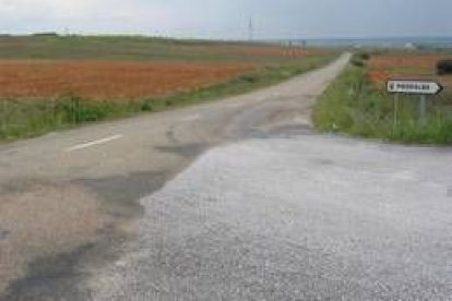 La imagen muestra la carretera Astorga-Nogarejas en las cercanías de la localidad de Piedralba