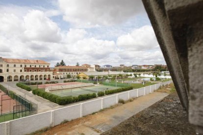 Instalaciones del Cuartel de Almansa, que está a la venta