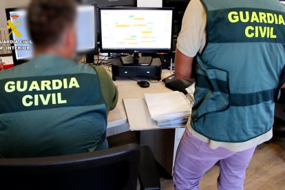 Agentes de la Guardia Civil