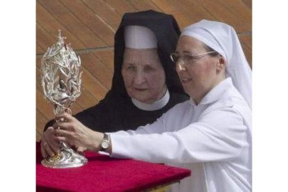 Las hermanas Tobiana y Marie Simon Pierre.