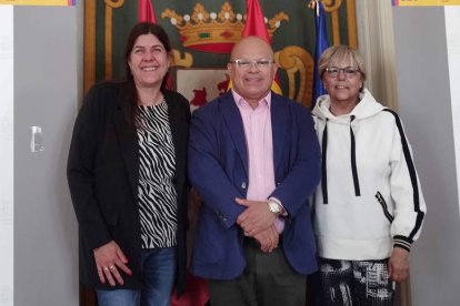 Rosario Gómez, Faustino Sánchez y Carmen Mallo. DL