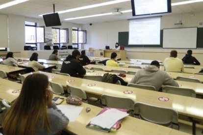 Una de las aulas de la Escuela de Ingenierías, Informática y Aeroespacial. ARCHIVO