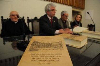 Antonio Viñayo, Ángel Hermida, Maurilio Pérez y Victoria Seca, en la presentación de los archivos de