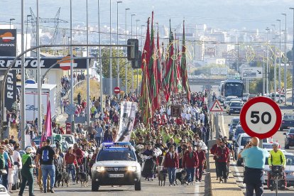 Desfile de Pendones en la tradicional romería de San Froilán en La Virgen del Camino (León) declarada de Interés Turístico Provincial y Regional