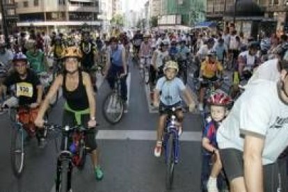 Los niños fueron los protagonistas indiscutibles durante la marcha ciclista de ayer en Ponferrada