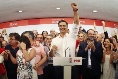 Pedro Sánchez celebra su triunfo en las primarias del PSOE, el pasado 21 de mayo.