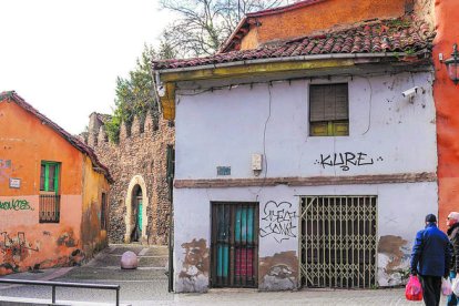 La casa se apoya en la edificación de la antigua torre de la Cal de Moros. MIGUEL F. B.