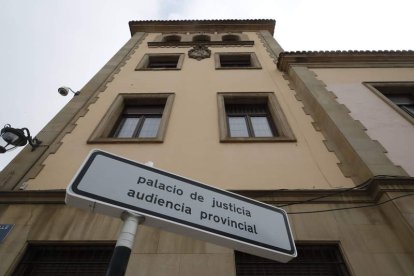 La vista se celebrará hoy y el miércoles en la Audiencia Provincial de León. RAMIRO