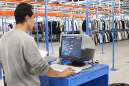 Interior de la plataforma logística de Inditex en León.