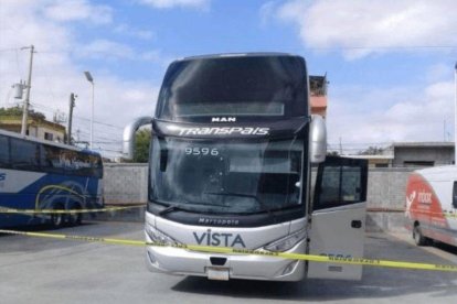 Un autobús de la empresa Transpaís donde secuestraron a 19 personas.