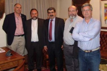 Antonio Carrasco, Juan José Aguirre, Balbino Domínguez, Miguel Aguirre y Fernando Álvarez.