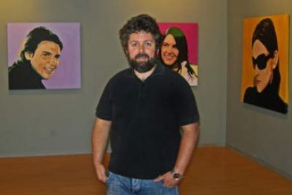 El pintor Rafael Anel presenta sus cuadros en la Galería de Arte Lancia.