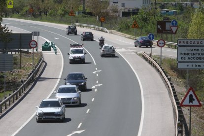 N-120 en el cruce de Villamartin de la Abadia. L. DE LA MATA