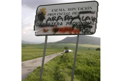 Indicador de una carretera de Treviño.