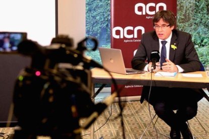 Carles Puigdemont, en rueda de prensa en la ACN desde Bruselas.