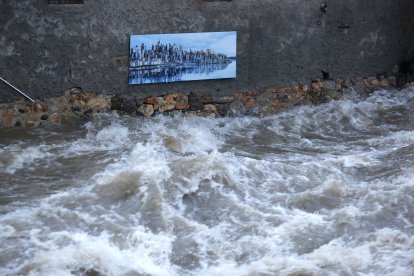 Crecida del río Torío a su paso por Vegacervera (León)