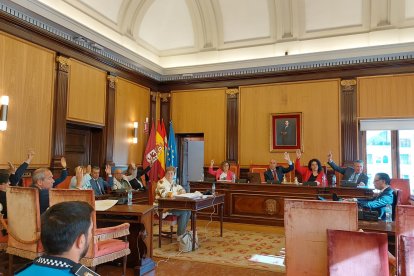 Un momento del pleno municipal celebrado esta mañana. AYUNTAMIENTO DE LEÓN