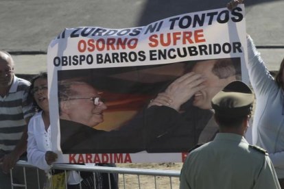 Protestas contra Fernando Karadima y Juan Barros.