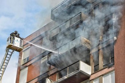 Incendio en piso calle Saragossa.