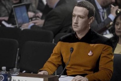 Montaje en que aparece Mark Zuckerberg convertido en un personaje de Star Treck. / TWITTER