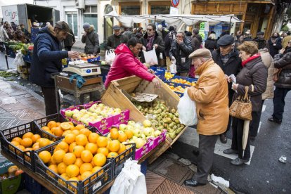 Mercado de fruta y verdura de la plaza de Colón. F. Otero Perandones.