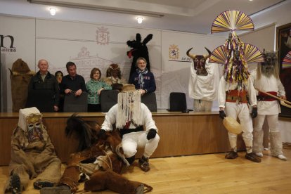 Los antruejos de los pueblos leoneses serán protagonistas. FERNANDO OTERO