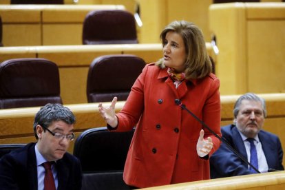 Fátima Báñez, junto al ministro de Energía, Álvaro Nadal y el de Educación, Íñigo Méndez de Vigo. J.C.