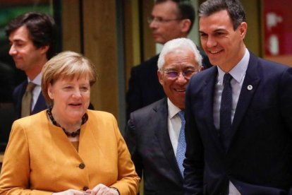 Encuentro entre Pedro Sánchez y Angela Merkel en Bruselas.