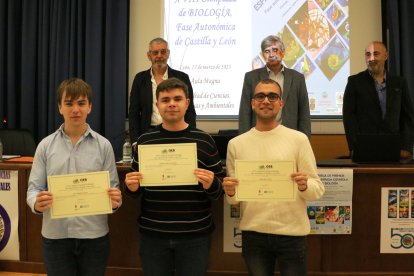 La Facultad de Ciencias Biológicas acogió la entrega de premios y diplomas. DL