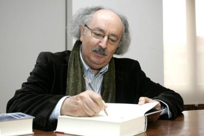 El escritor leonés Antonio Colinas