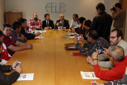 Sindicatos y patronal firmaron ayer el convenio siderometalúrgico de la provincia.